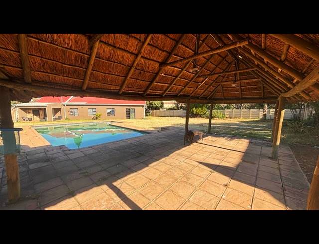 4 BEDROOM HOUSE FOR SALE IN BRACKENHURST